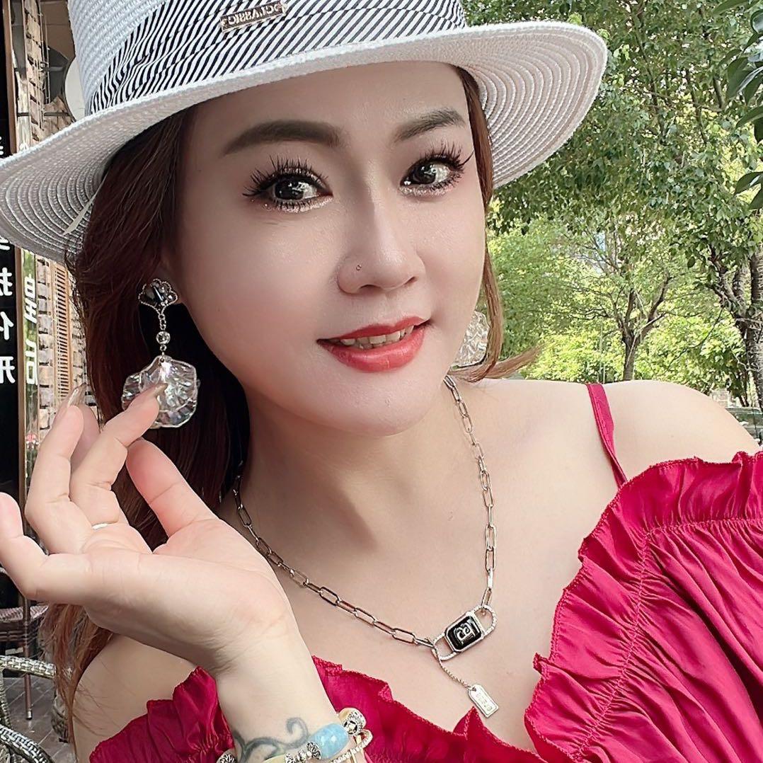 啊梅服饰