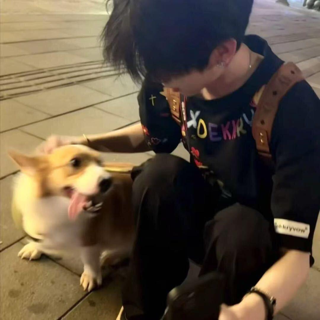 小七….