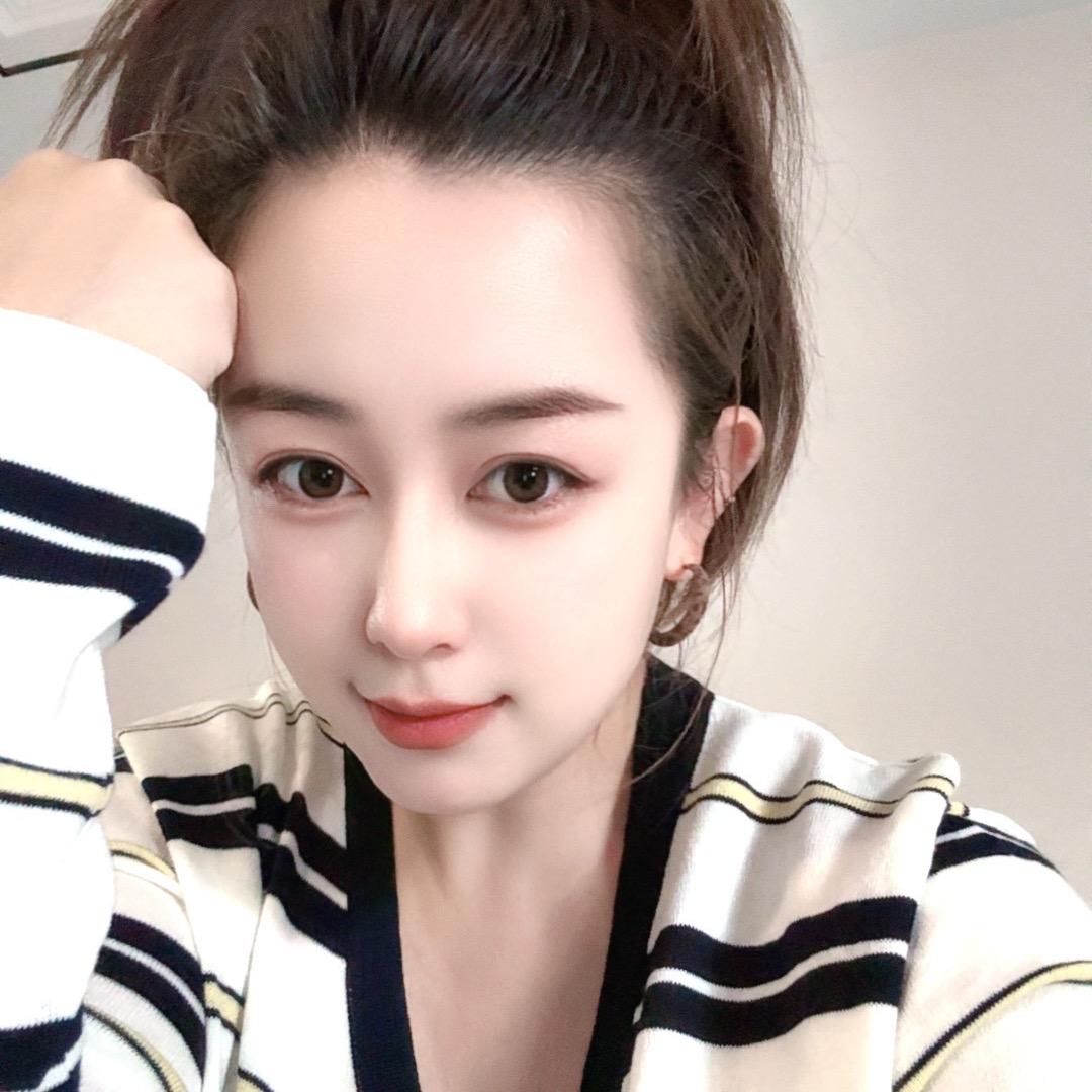 🦋十。月