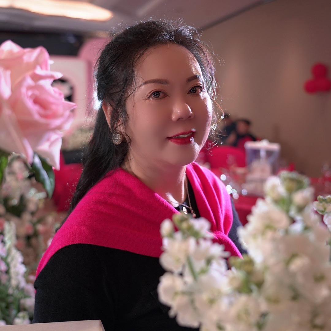 杨姐：松桃鞋服20多年