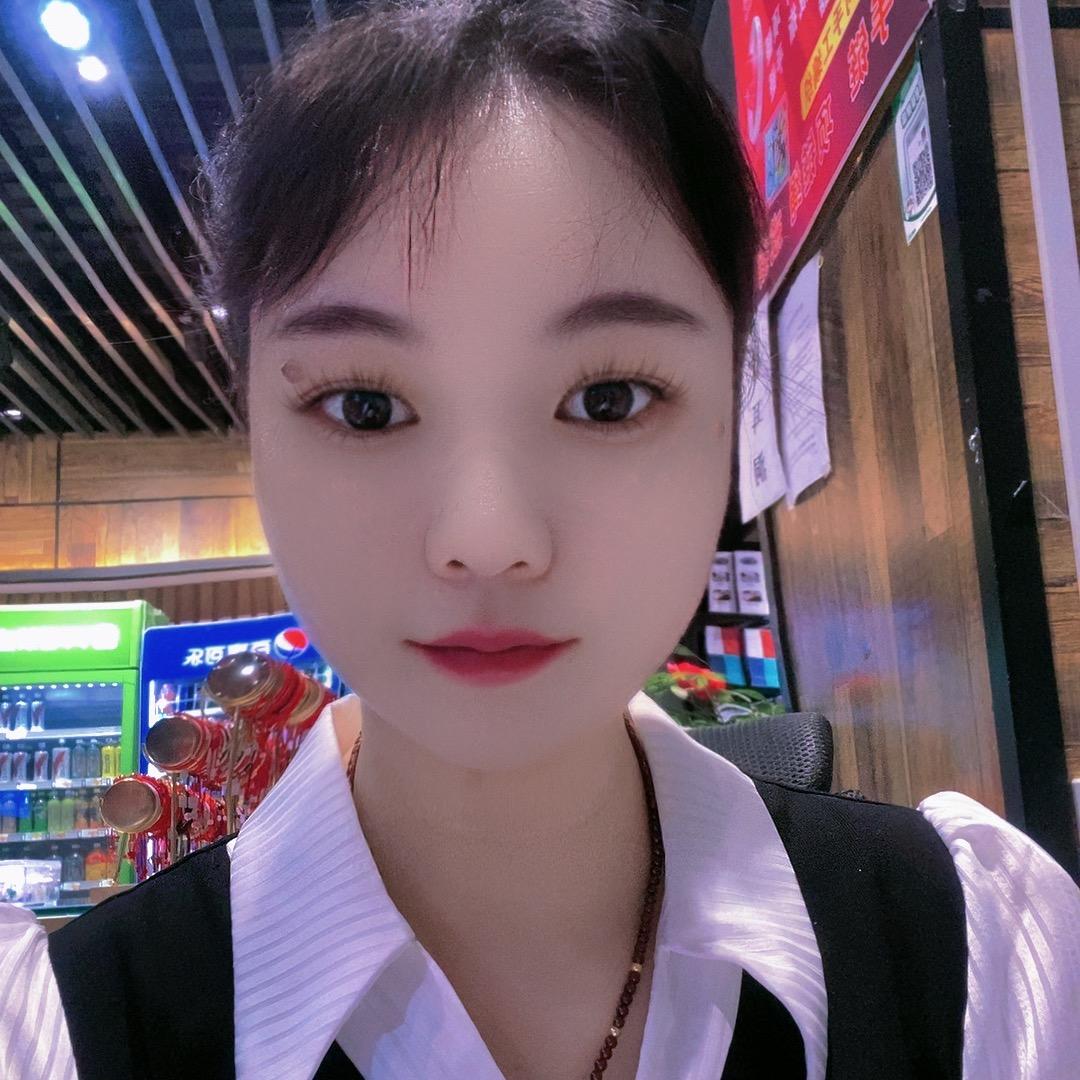 爱编织的小姐姐