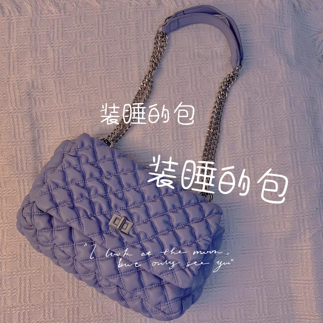 装睡的包
