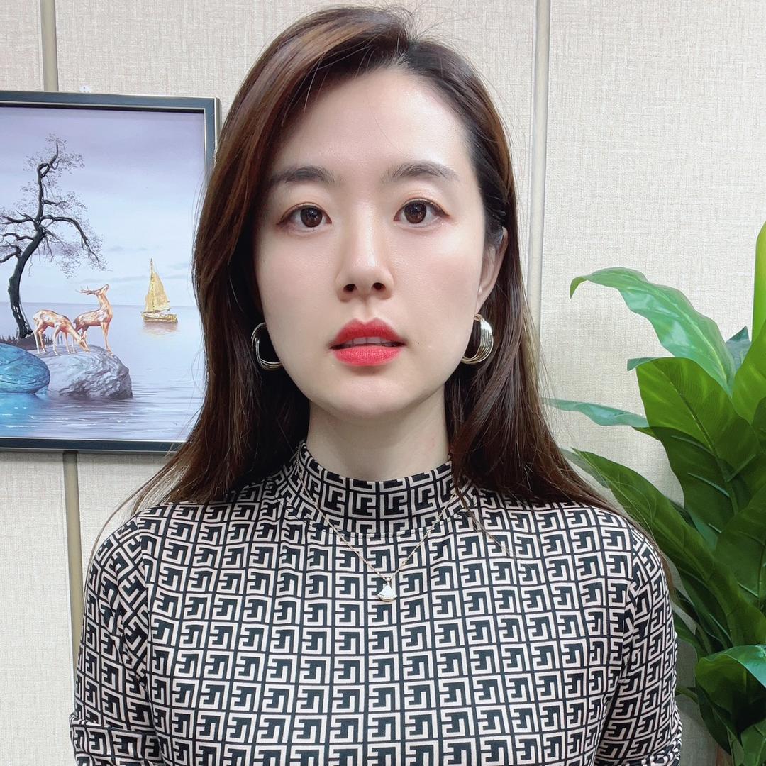 金梦女装工厂店