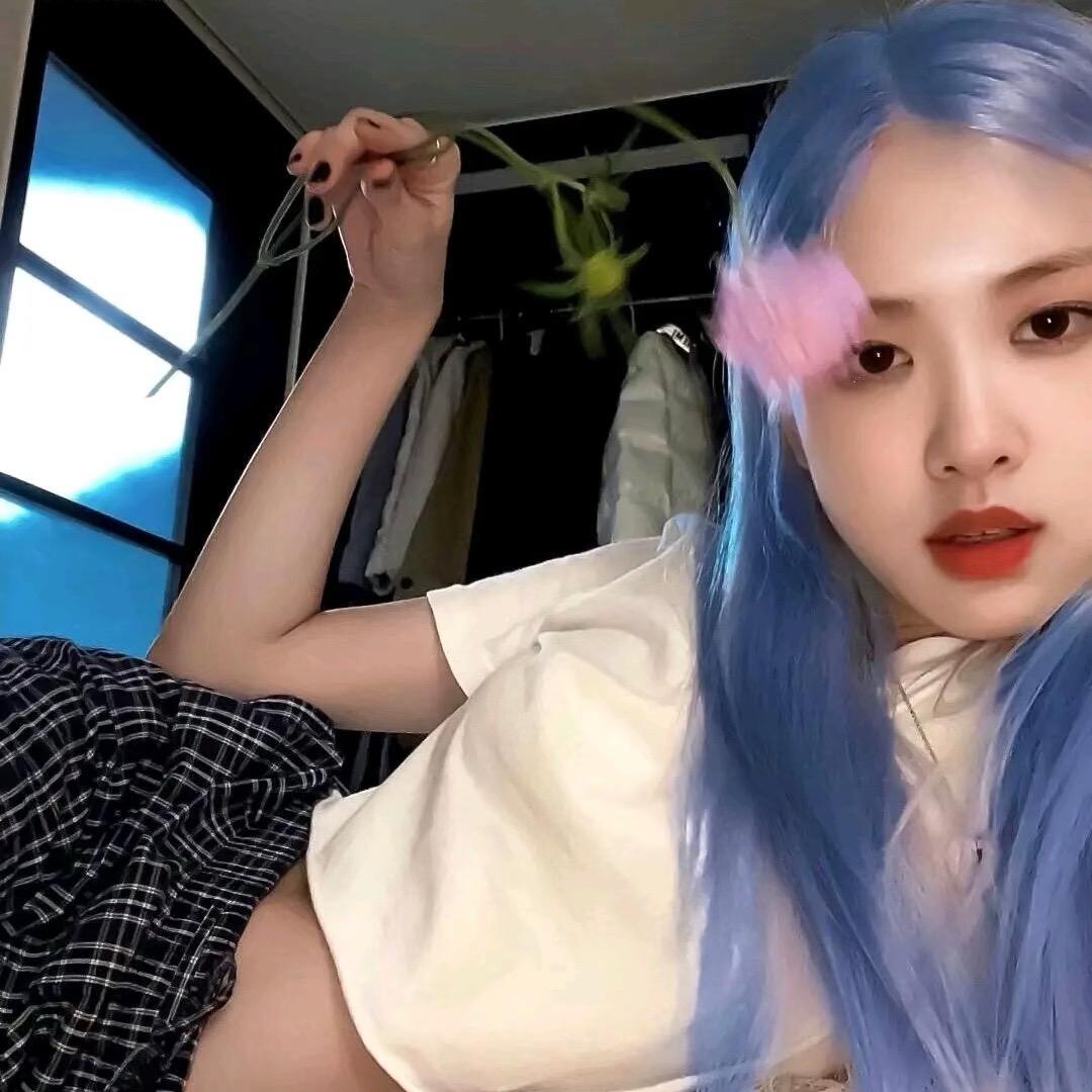 菲菲.