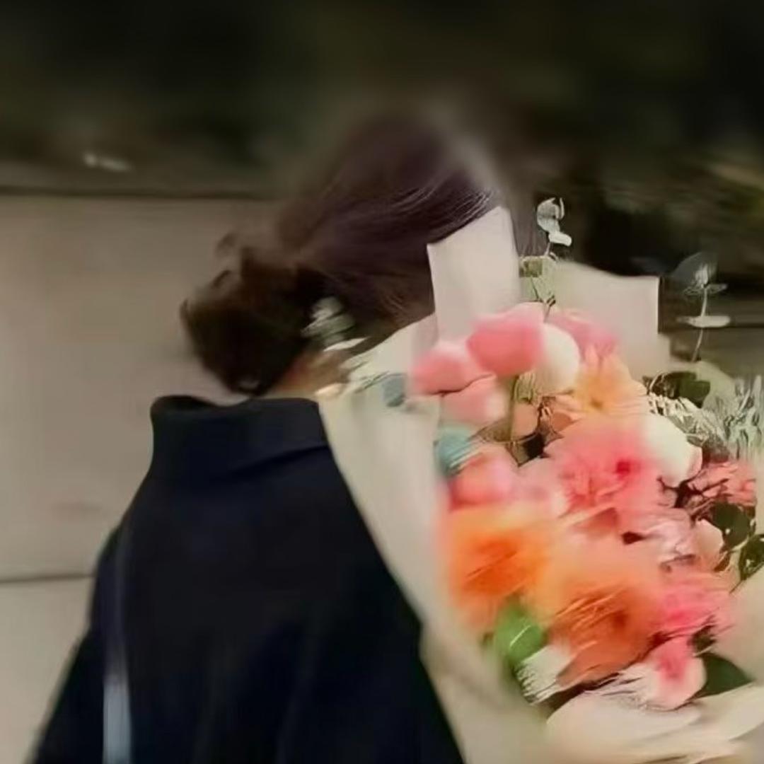 ℳ̶̶̶̶♡̶҉嘴角的小梨涡.ᥫᩣ