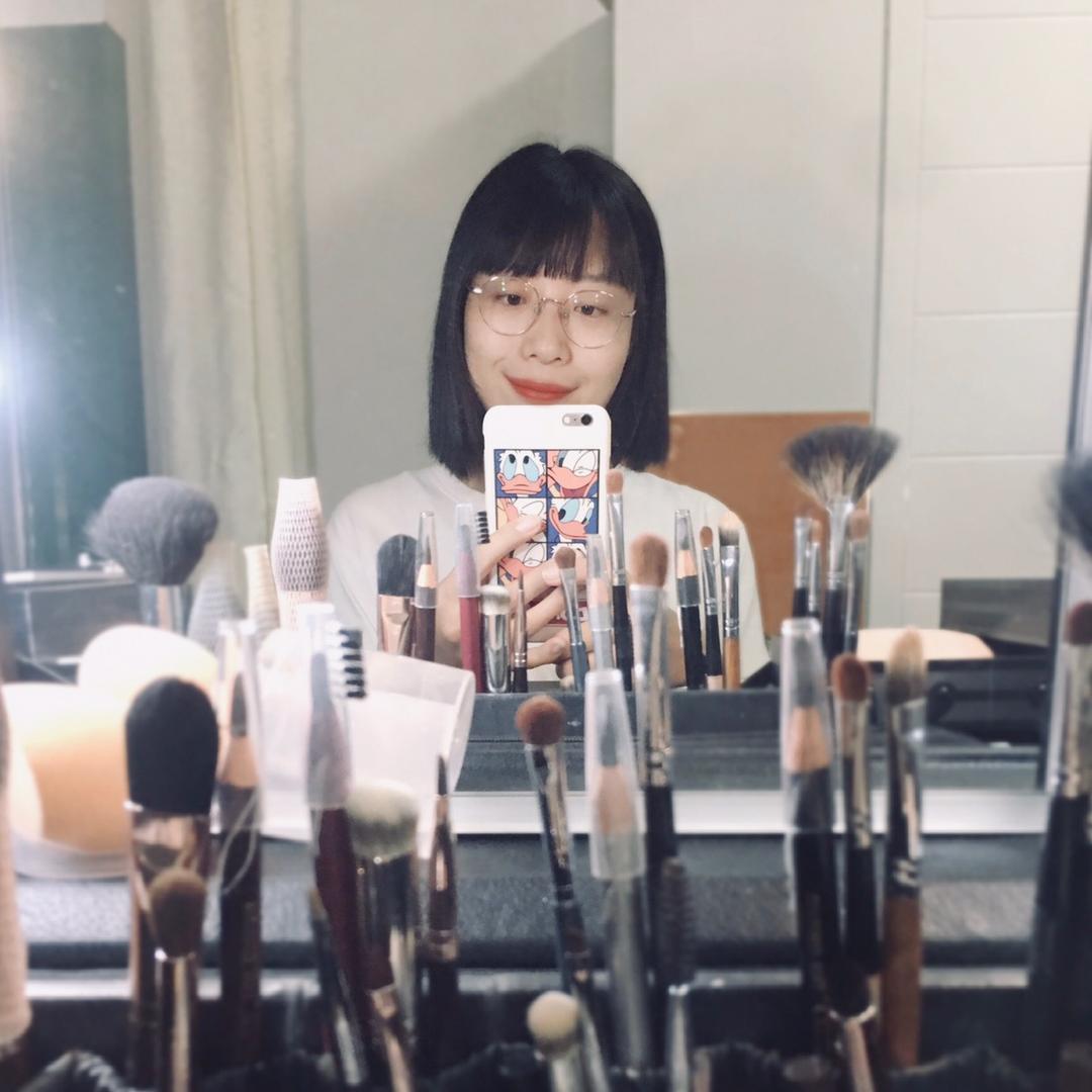 倩倩婚纱美妆馆