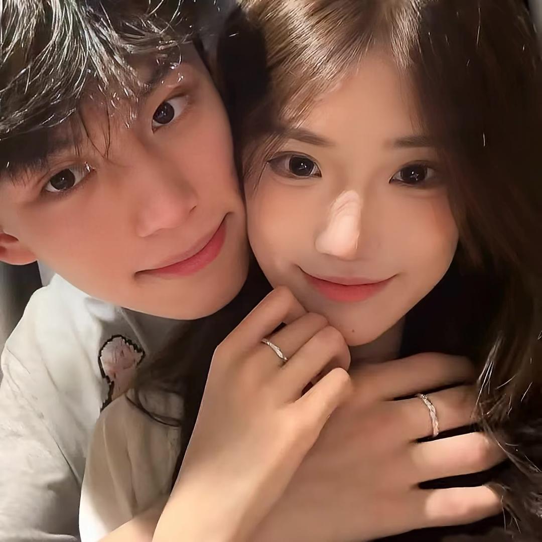 小莹.