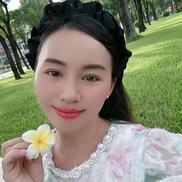 雅丽努力生活