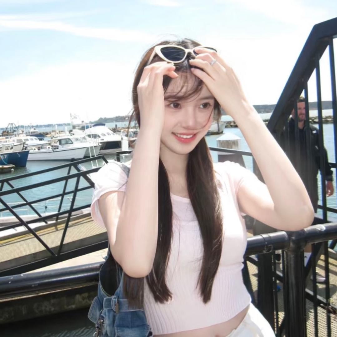 停泊在无风的海