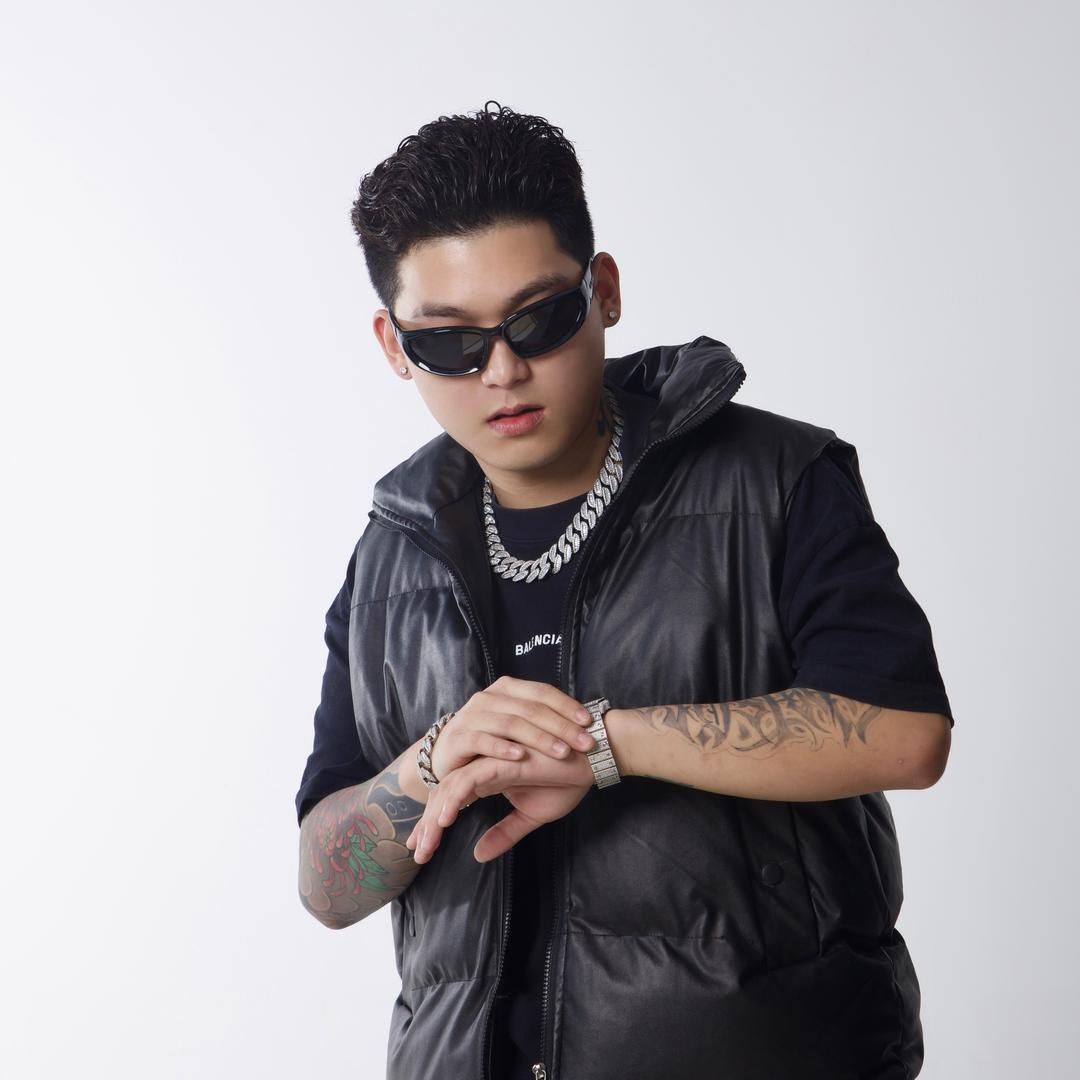 WEEZY🎧 肉蟹宝配加多宝