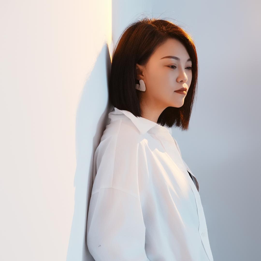 开坦克的小姐姐