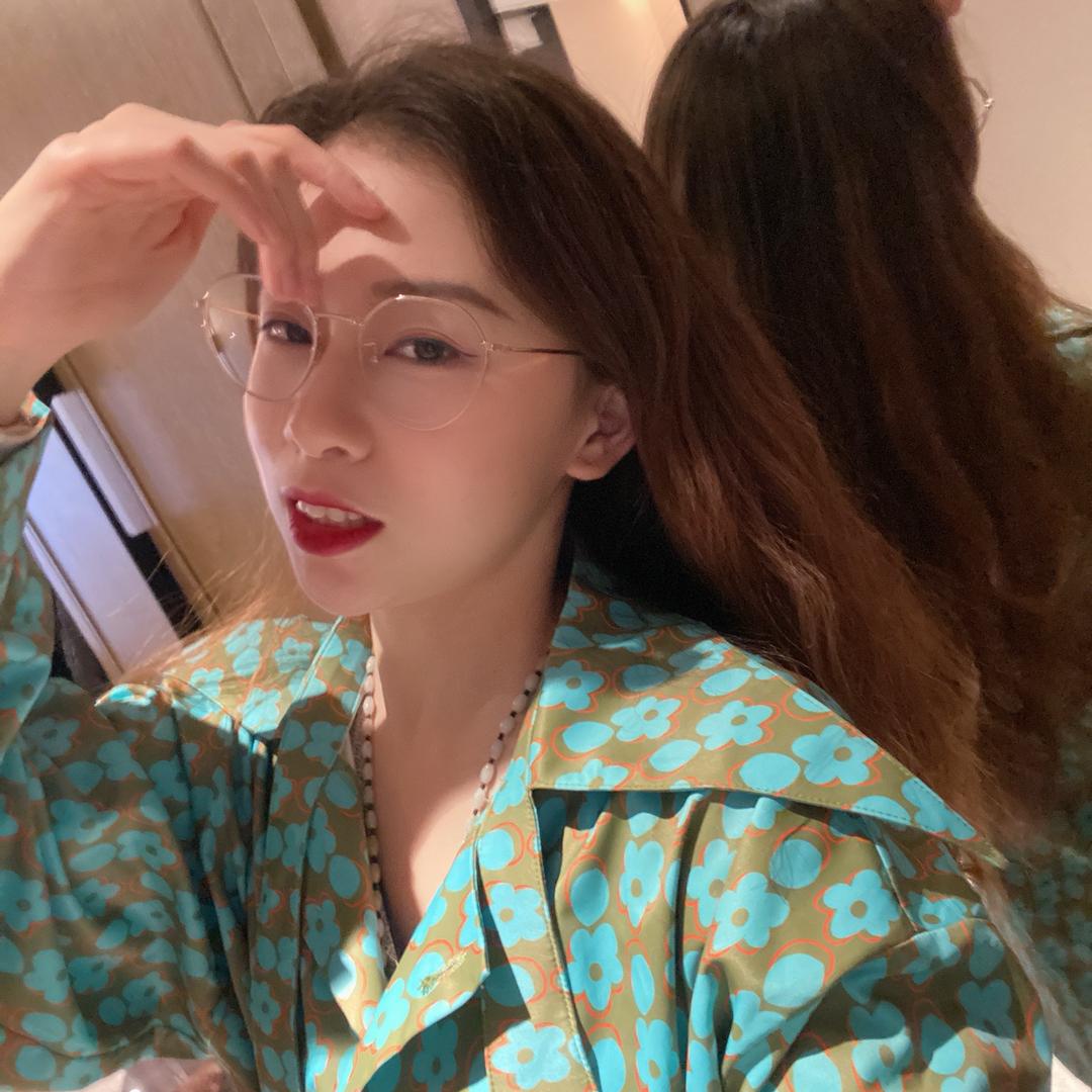 岑今