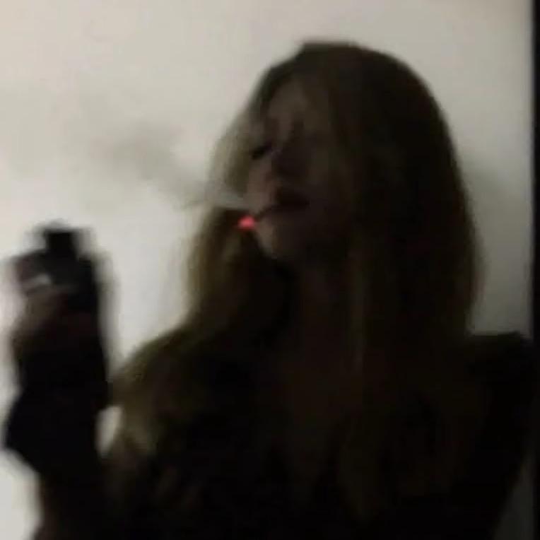 花很美.