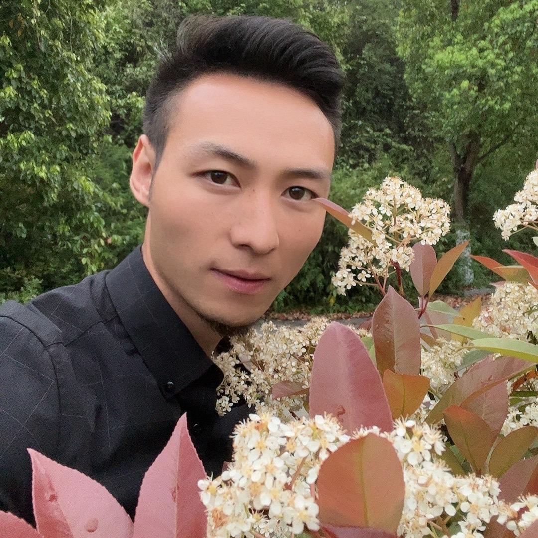 胡子戈🎤（不会唱歌）