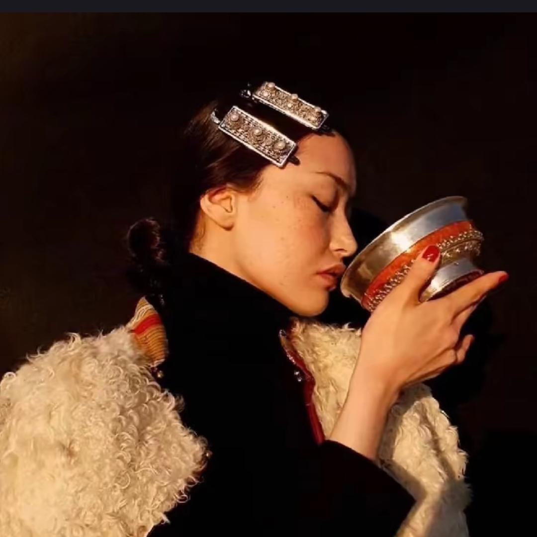 拉西央措.