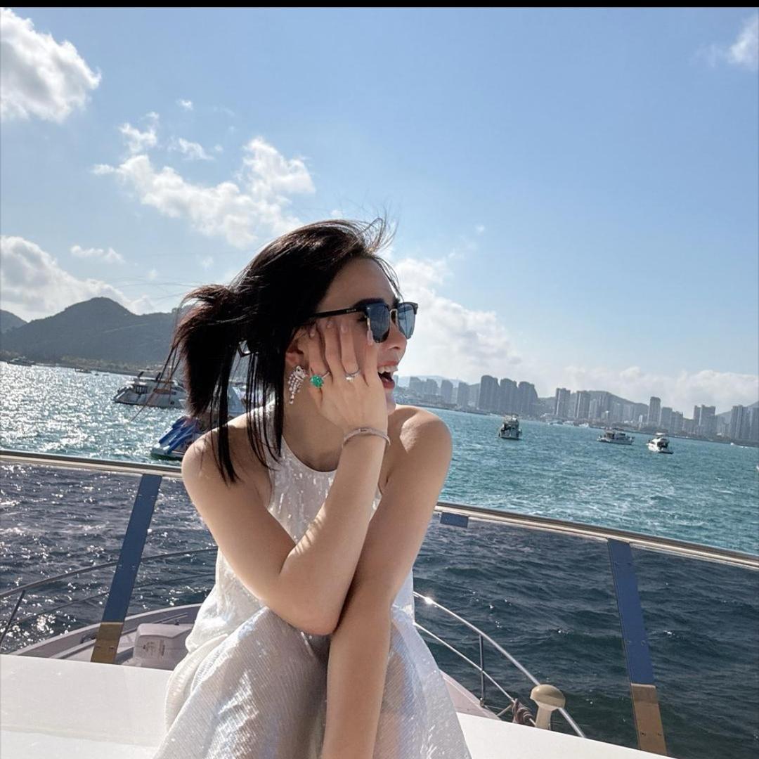 袁艺灵穿搭精选