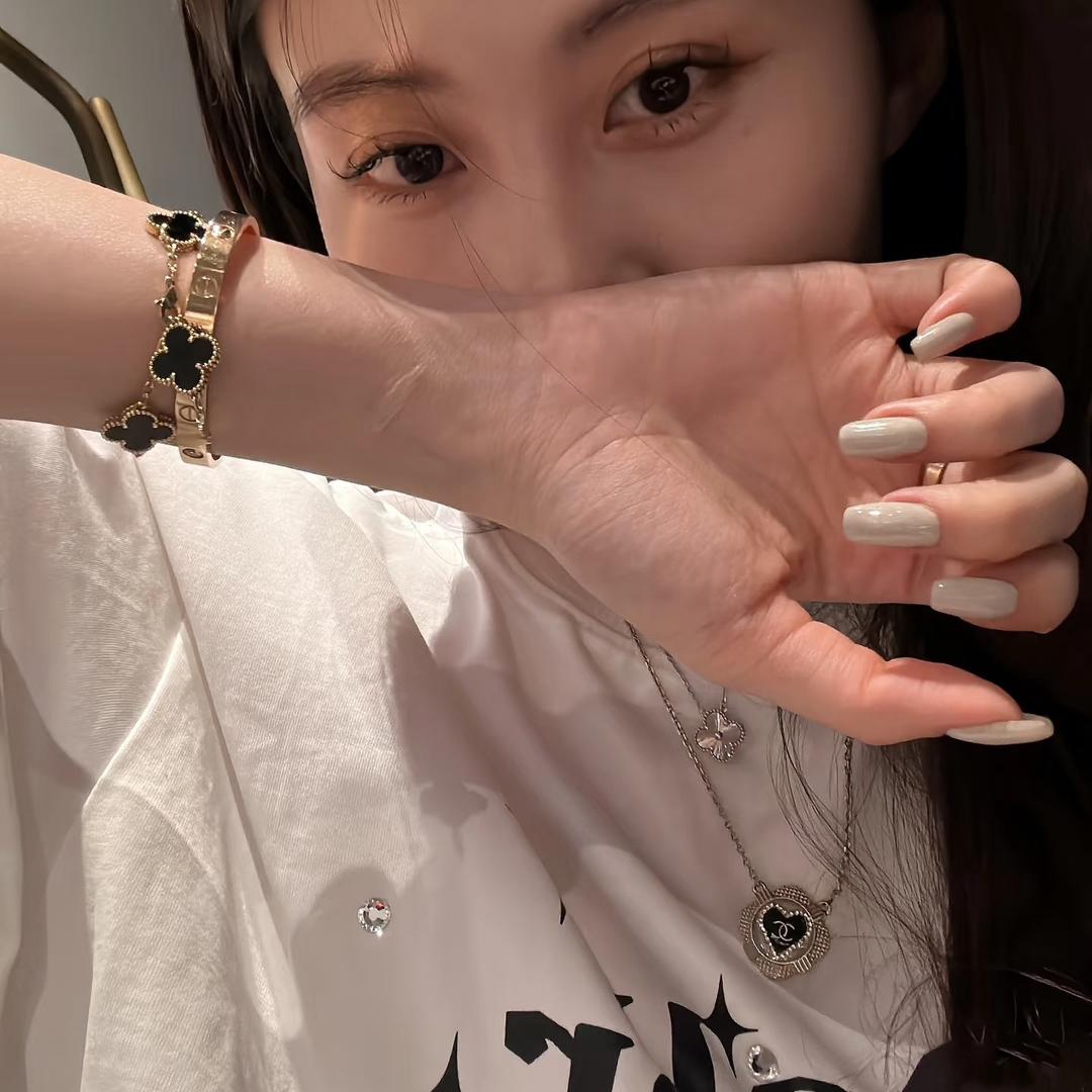 赖二二纯手工穿戴甲