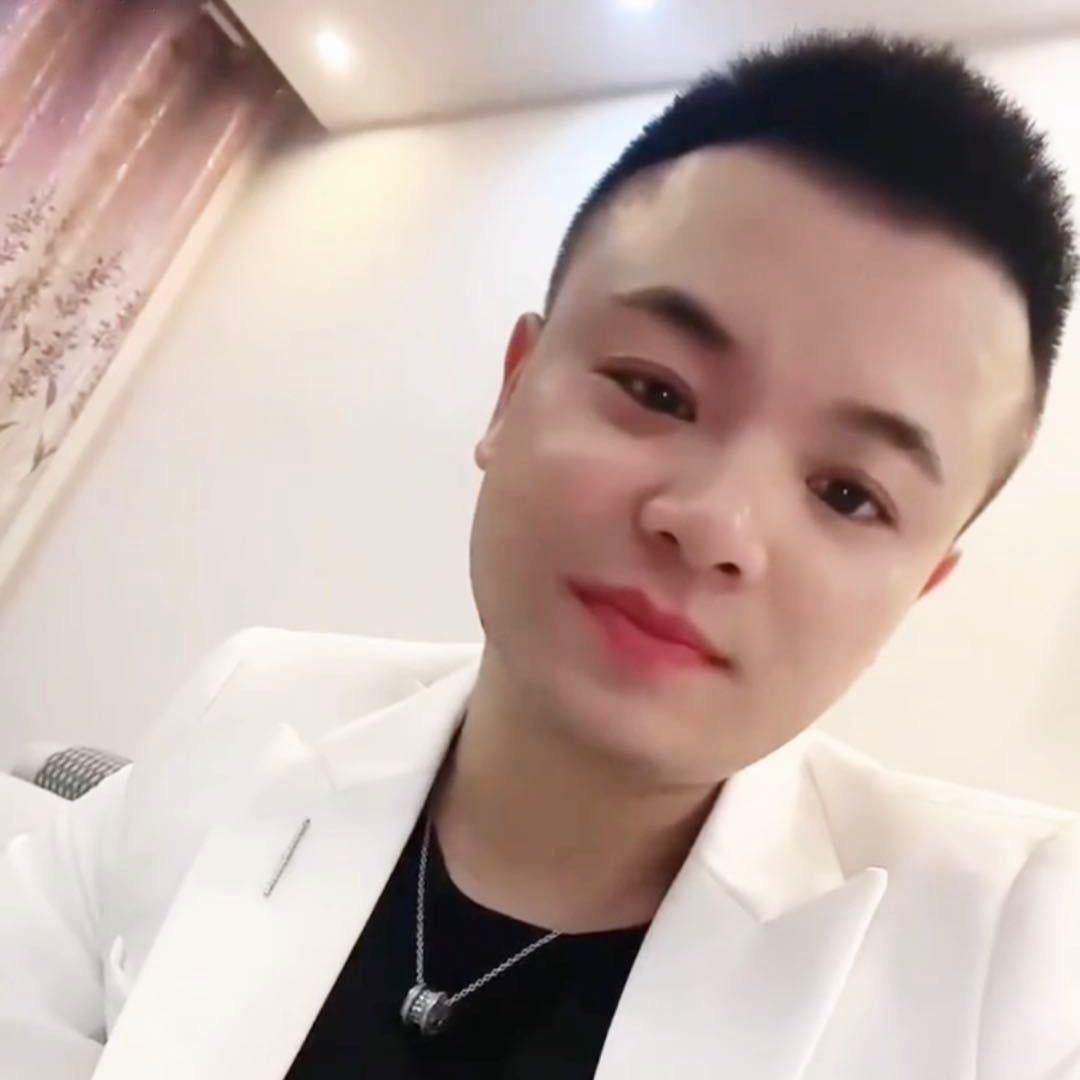 开心哥哥哥哥传媒