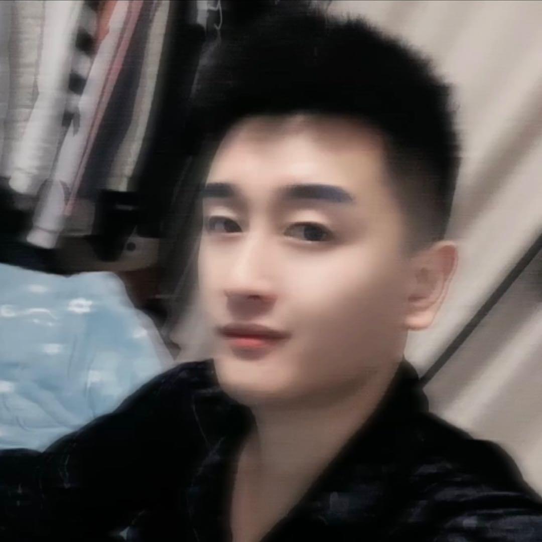 常伴她身旁.