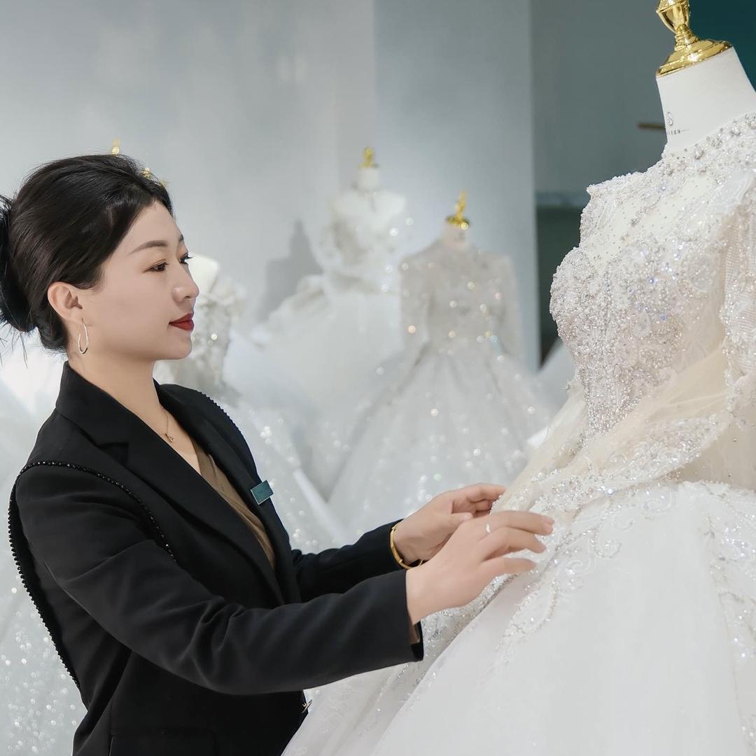 酒泉施华洛婚纱礼服