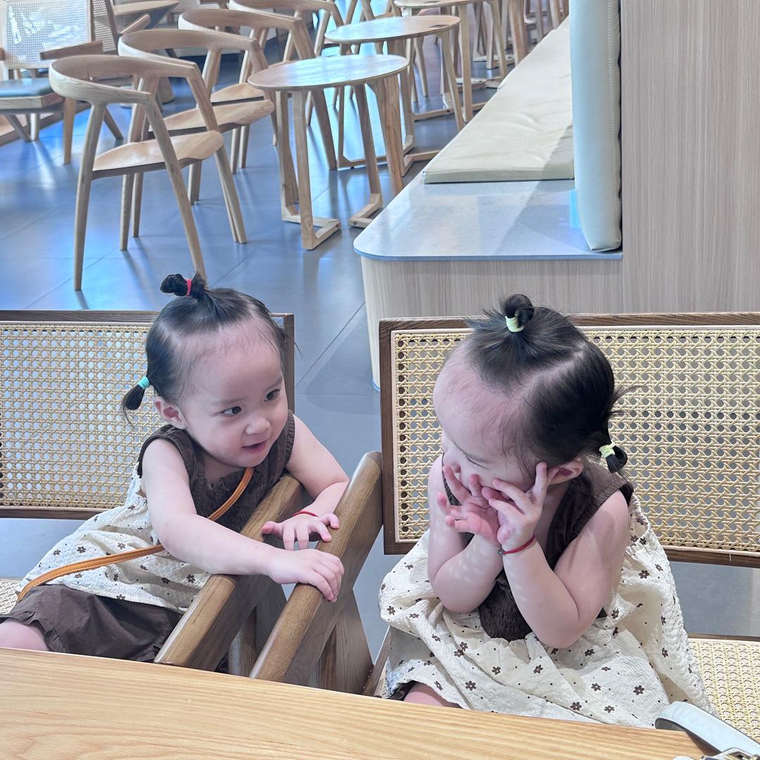 “洛洛”“汐汐”