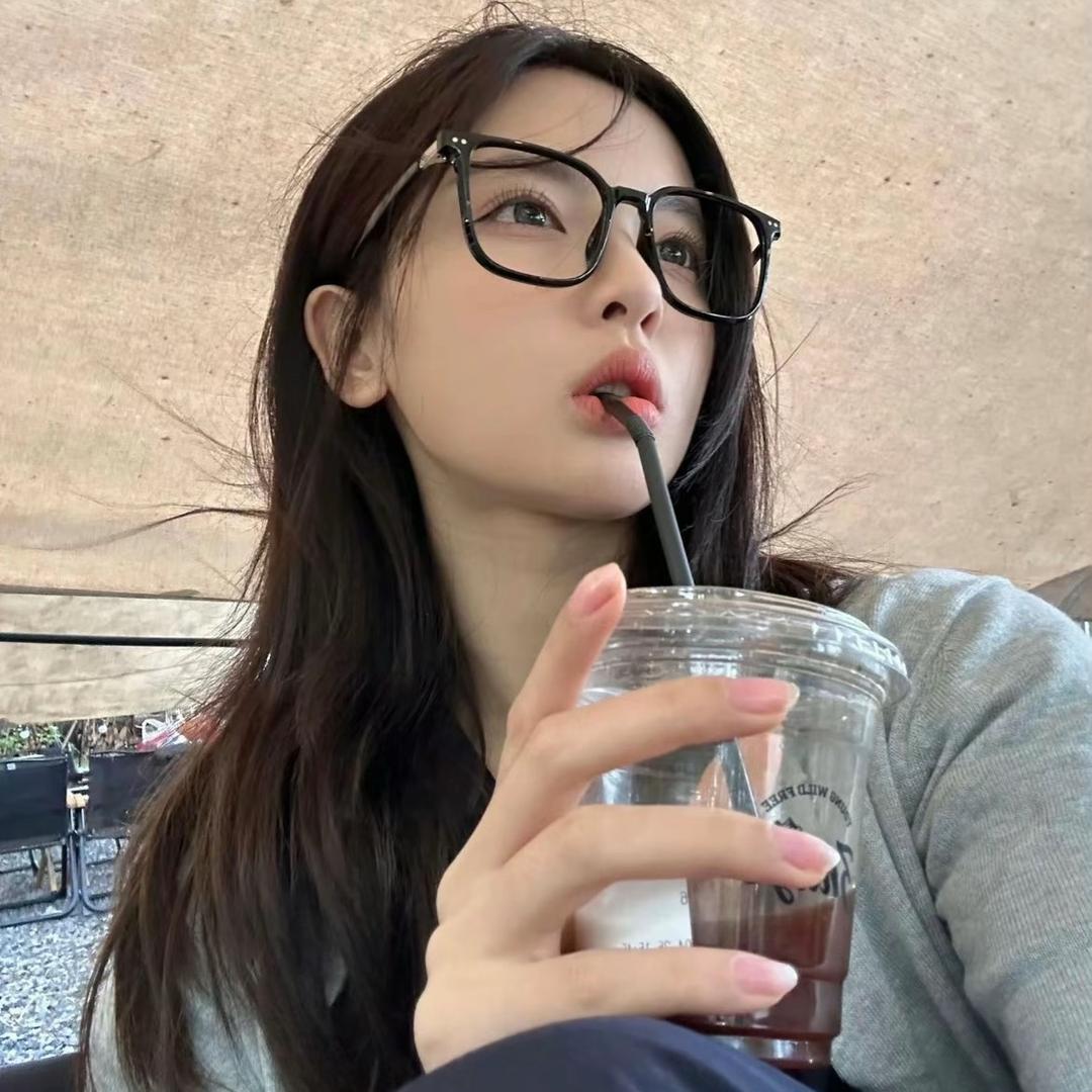 卖眼镜的兔子