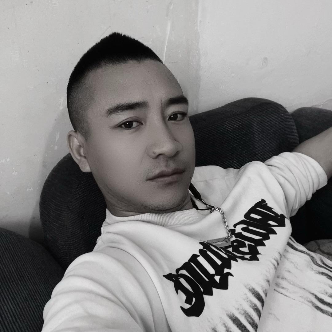 亮