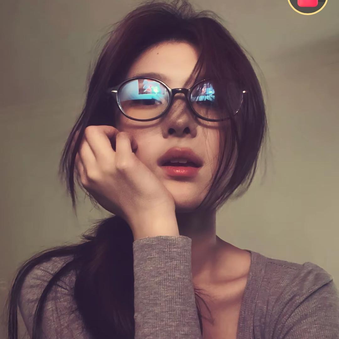 小Y.