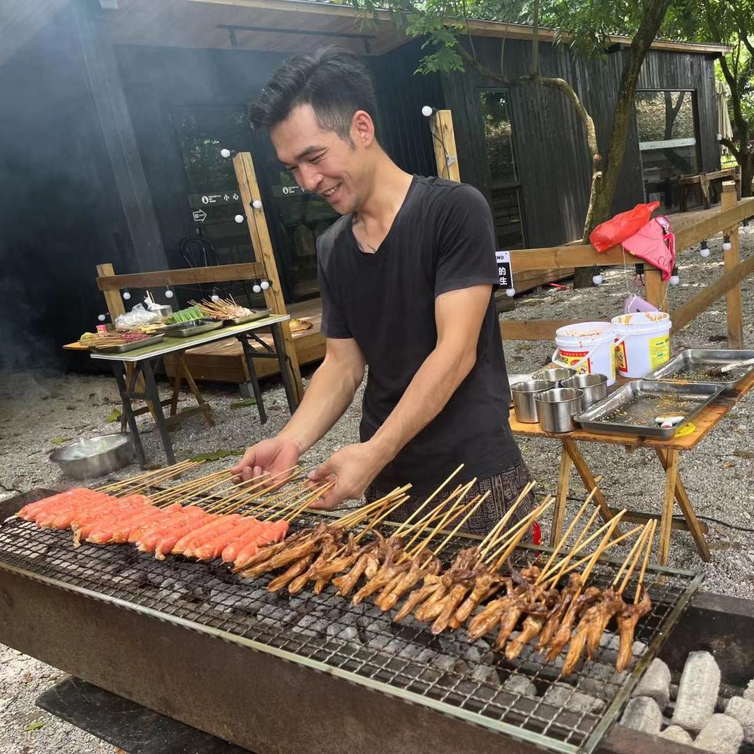 彩彩宜州果酱烧烤官方号