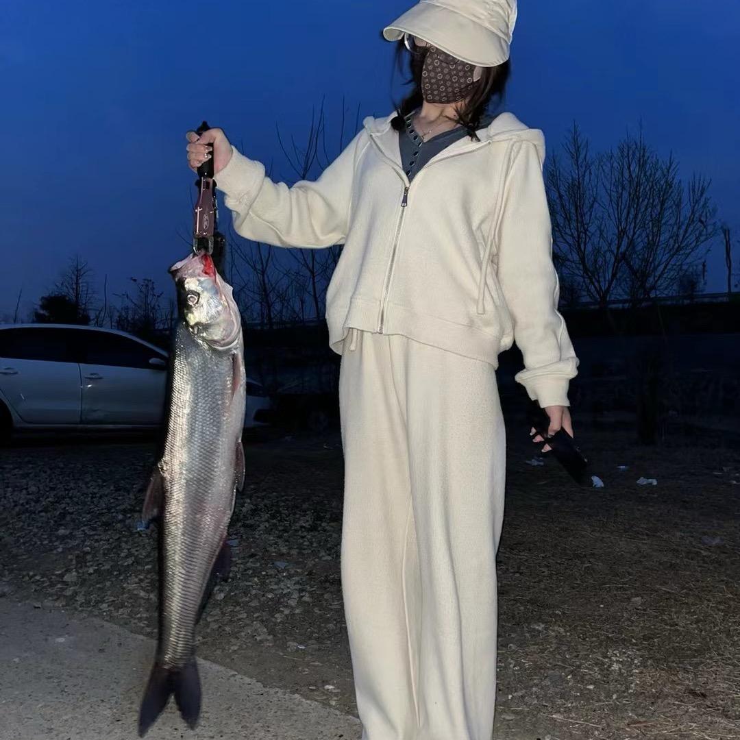 W⁰̴̷̷ ̮ ⁰̴̷̷ u 安然