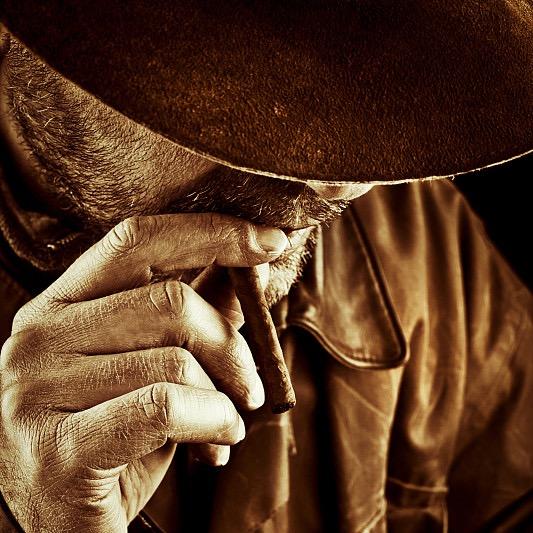 巨峰（华创）体育产业—（谢建福）