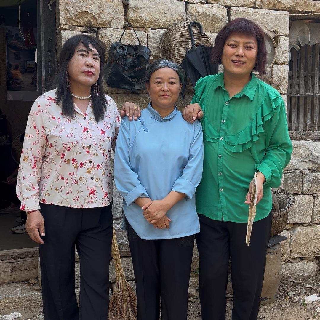 大妮（张媒婆）每晚19点准时开播