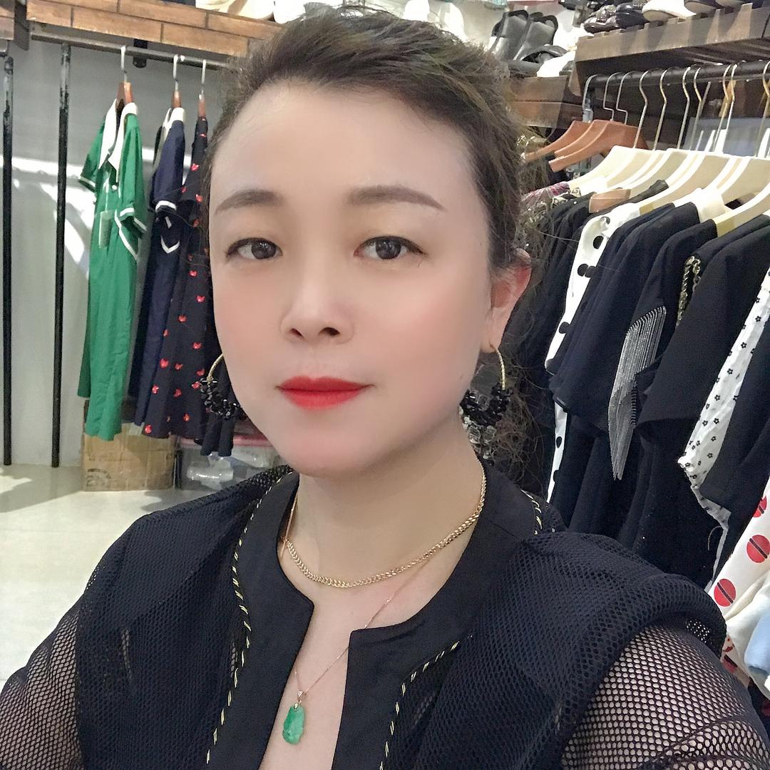 淮南名典女人精品女装
