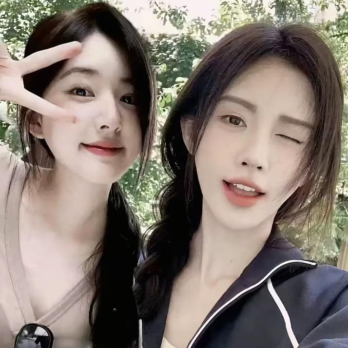 鞠露妍