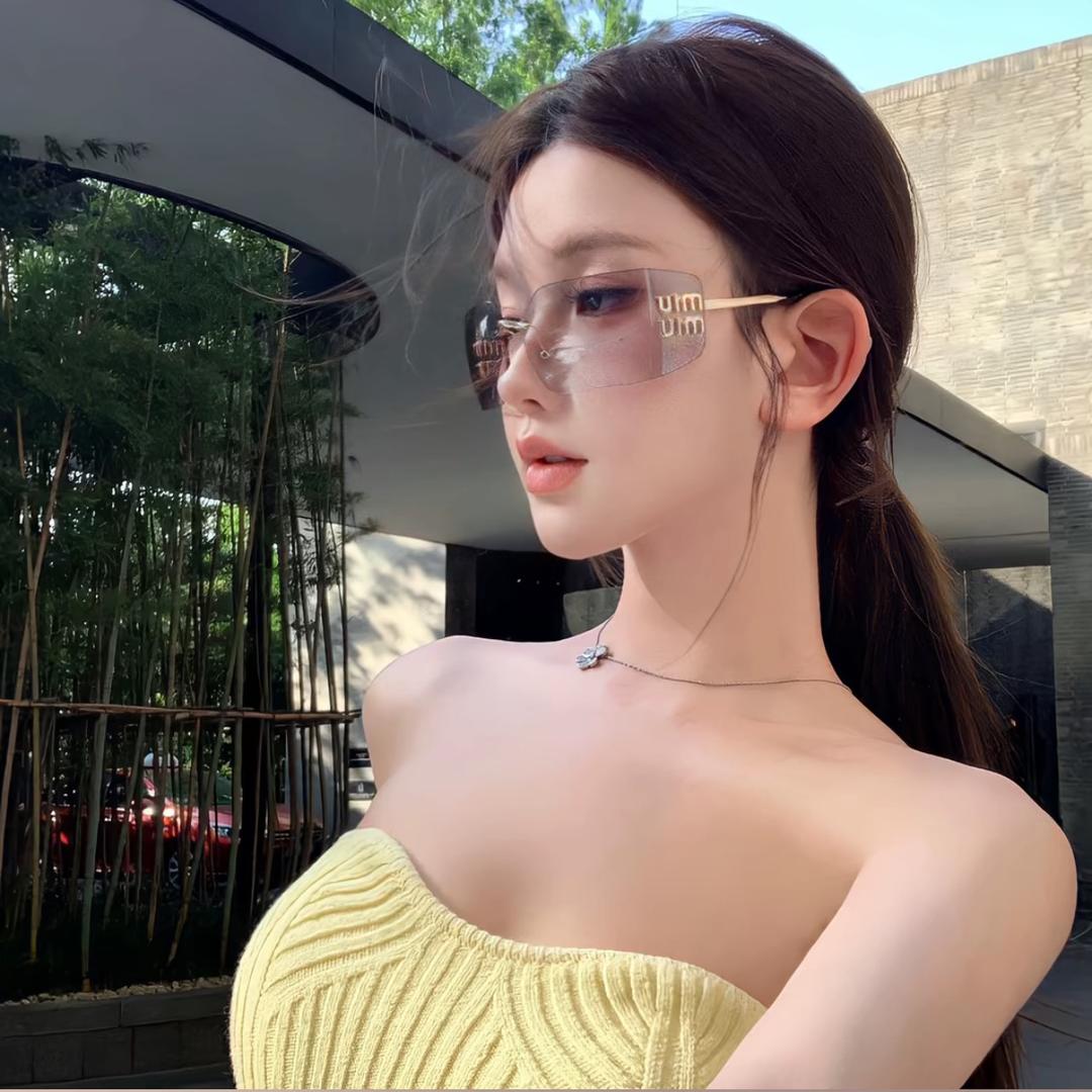 爱吃香菜.