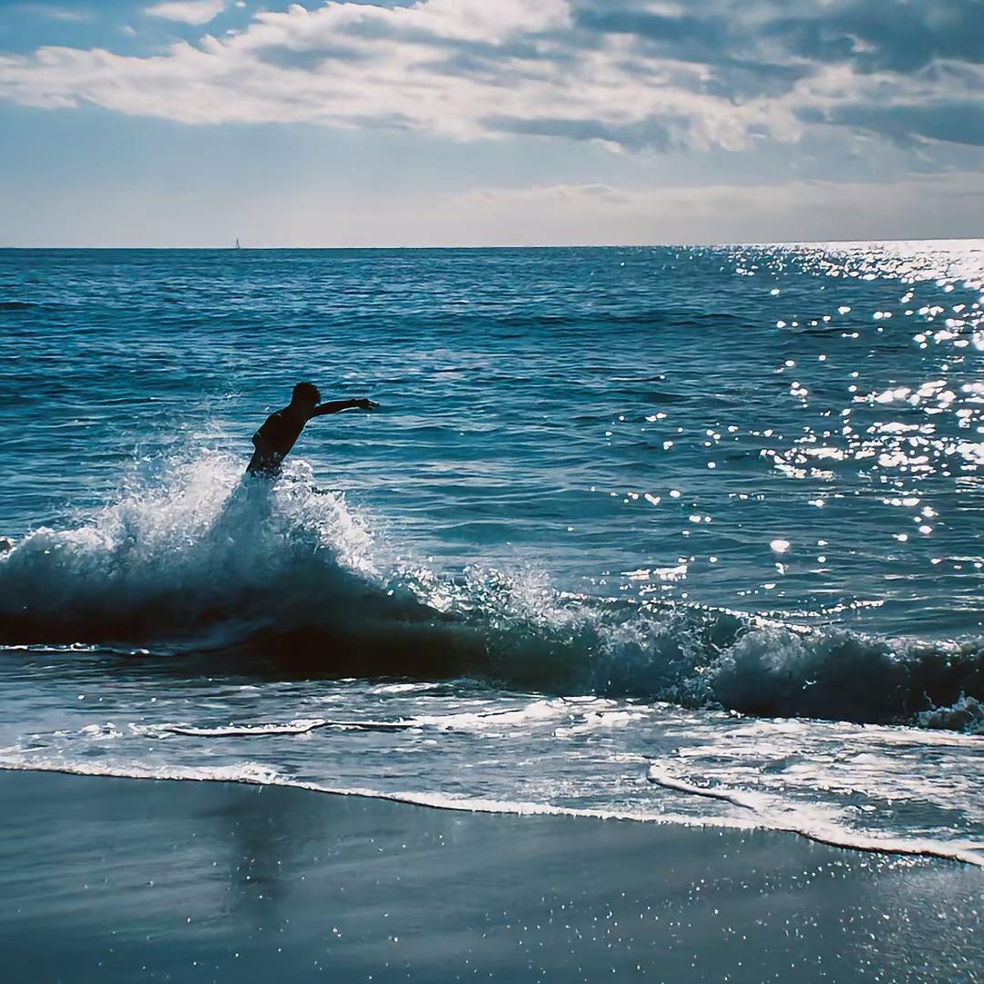 佛山市顺德区凤峰森服饰商行（个体工商户）