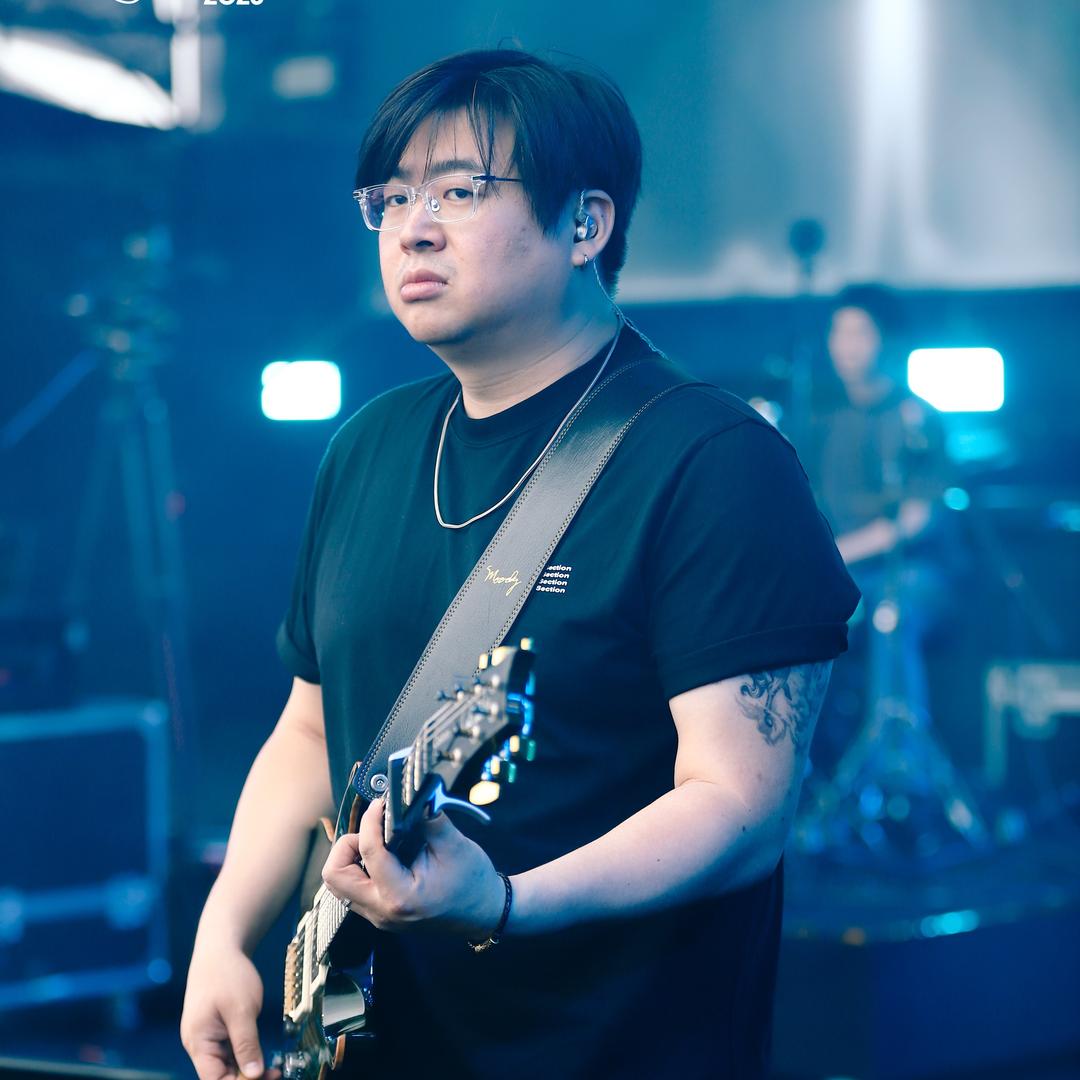 Junyi_Guitarist