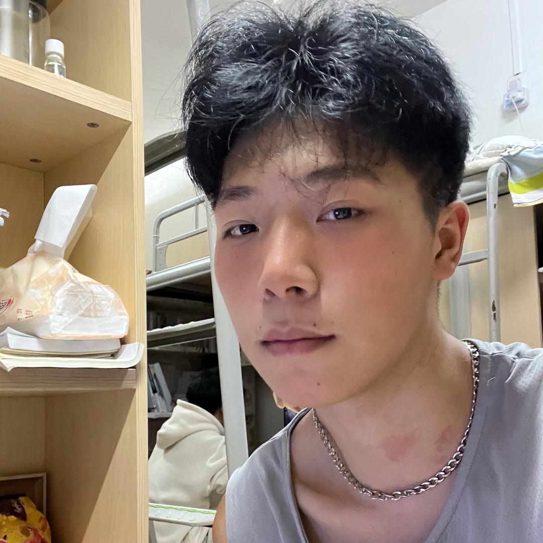 喜欢吃阿麦斯的阿锐斯～