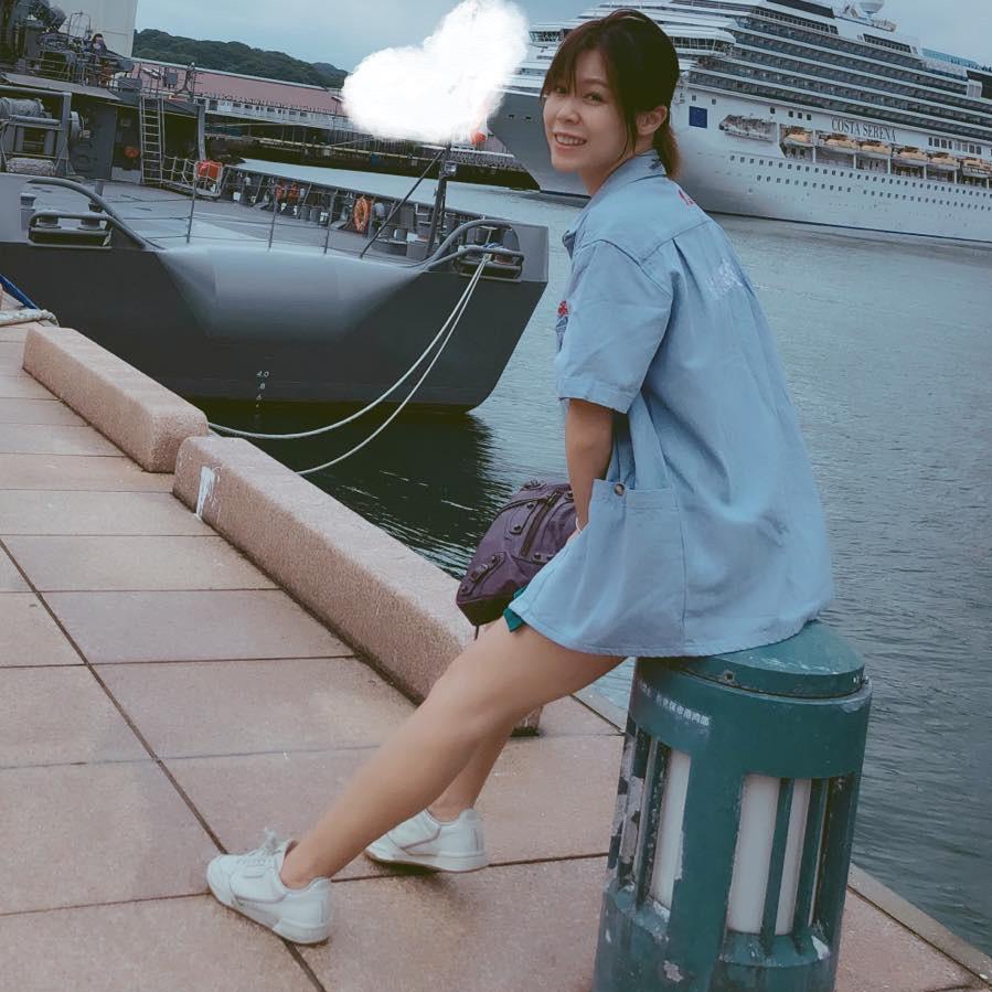 邦妮是个女司机（这个是正号）
