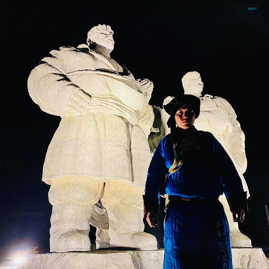 ᠠᠯᠲᠠᠨᠰᠦ᠊ᠢᠮᠪᠦᠷ