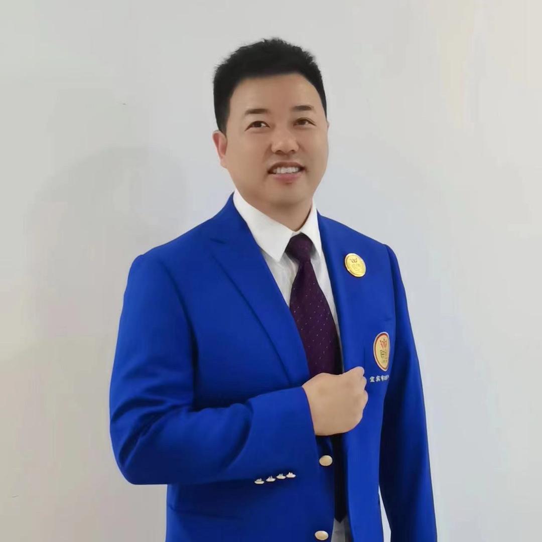 宜宾更鑫装饰的熊班长
