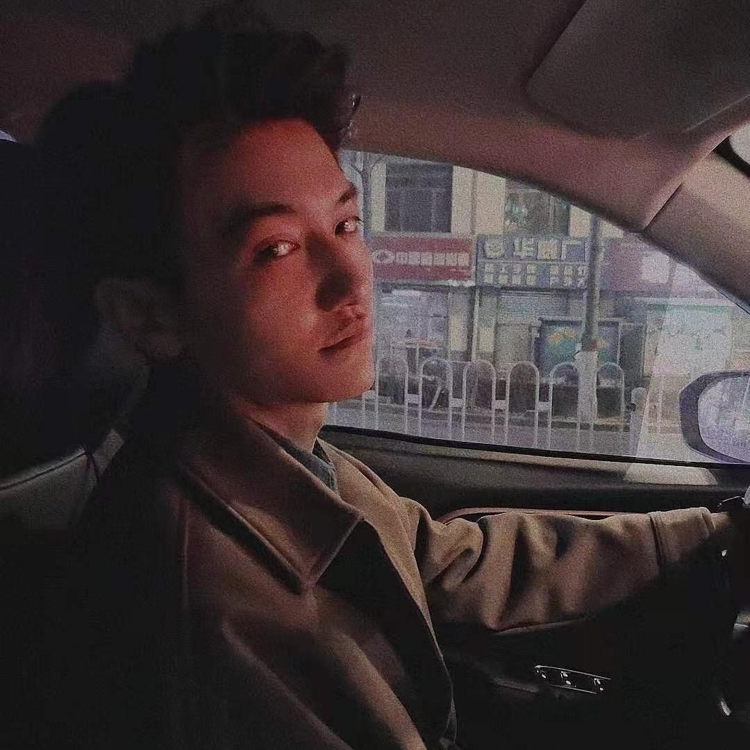 被老爹送了一条商业街