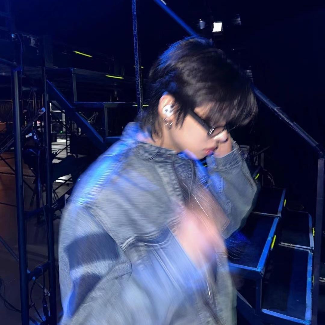 ૮₍˶•.•⑅₎ა