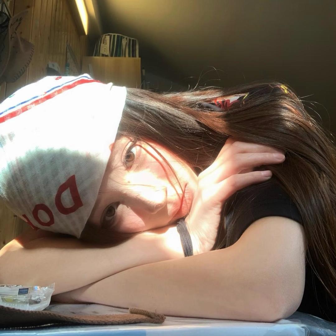 - HEEI XUEI.