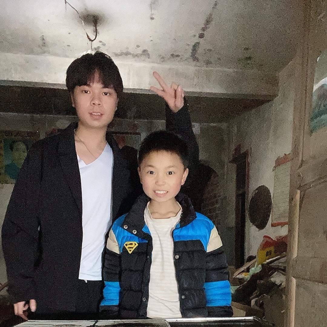 流浪傻狍子（流浪全世）小老弟