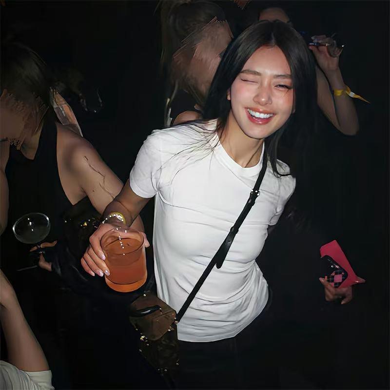 有点神经的，女神经