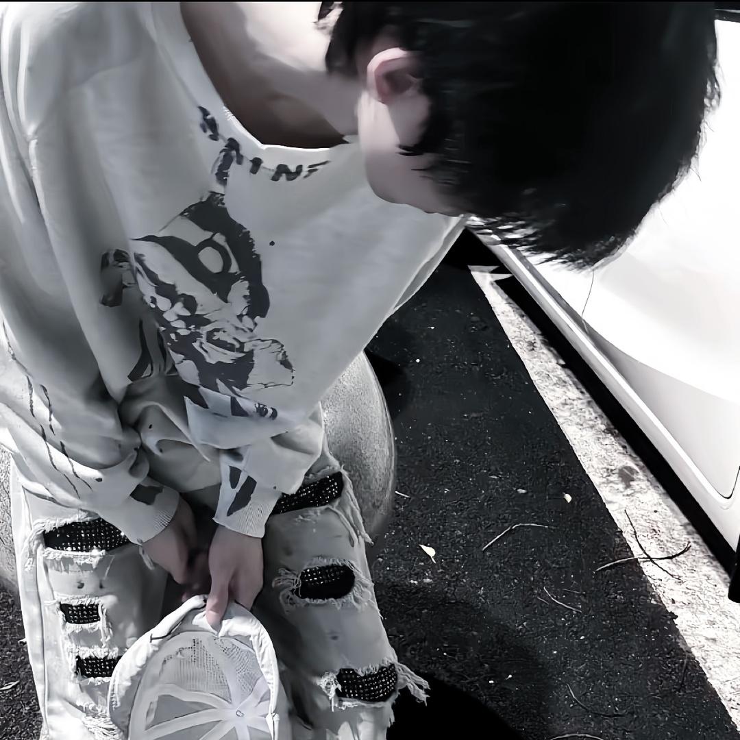 江郁