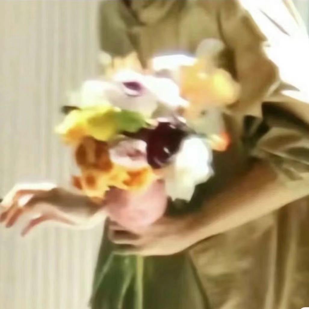 爱吃榴莲的奶瓶🍼