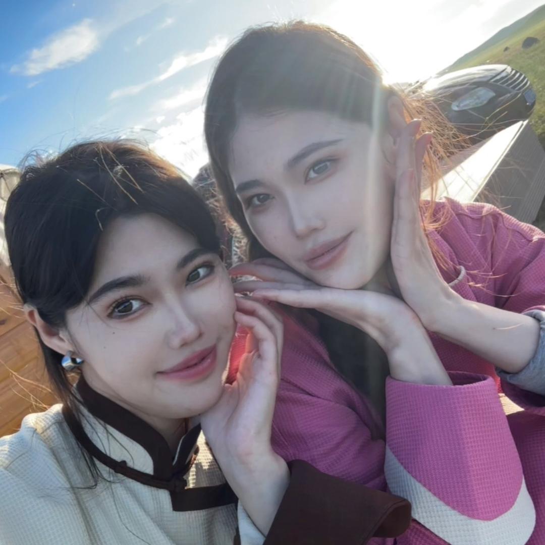 草原阿琳和阿媛