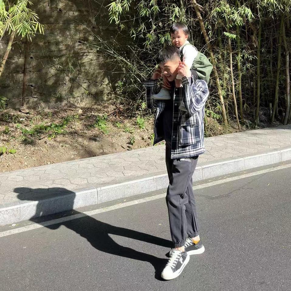 紧随琪后